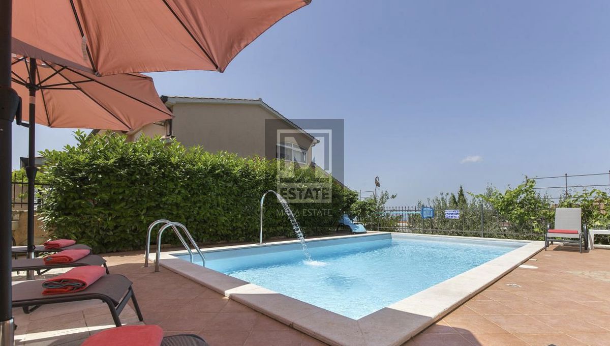 Parenzo, dintorni, Villa con bellissima vista sul mare