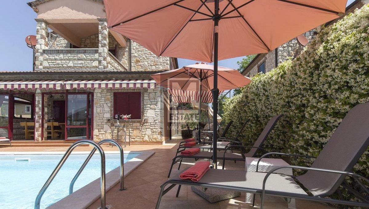Parenzo, dintorni, Villa con bellissima vista sul mare