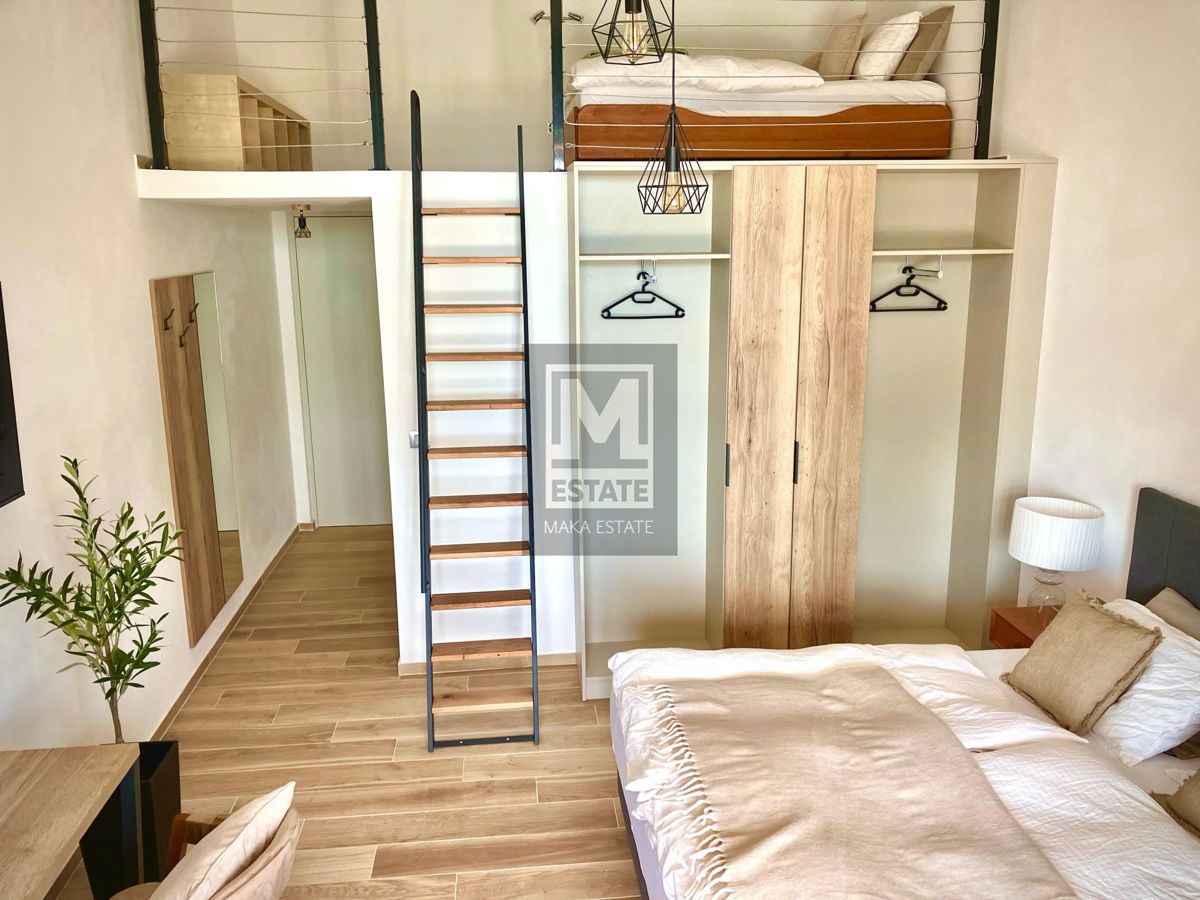 Parenzo, dintorni - Scuola rinnovata con piscina e sauna!