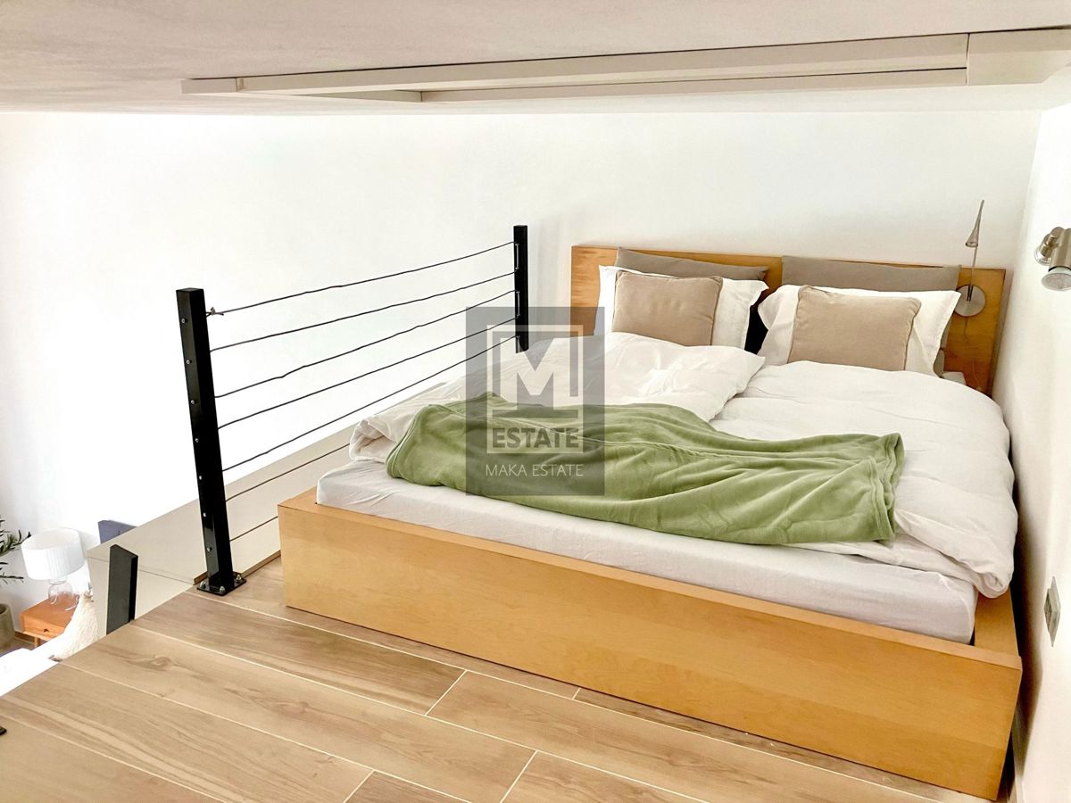 Parenzo, dintorni - Scuola rinnovata con piscina e sauna!