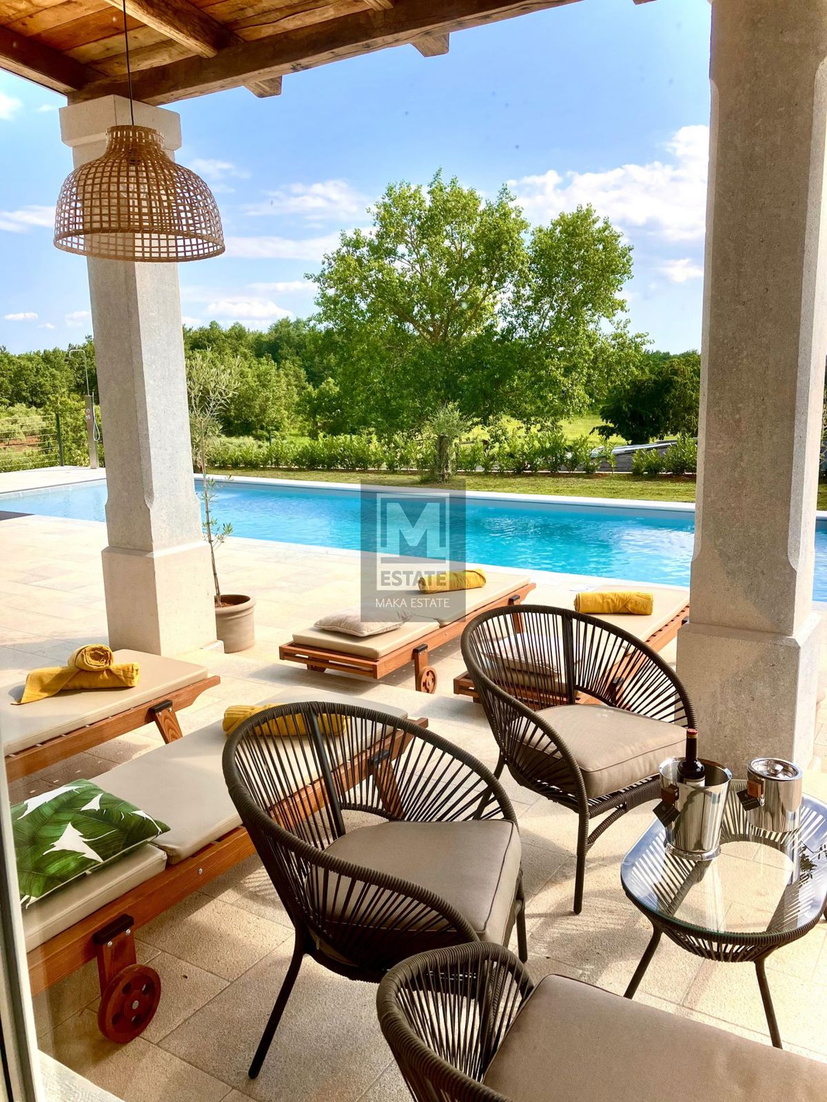 Parenzo, dintorni - Scuola rinnovata con piscina e sauna!