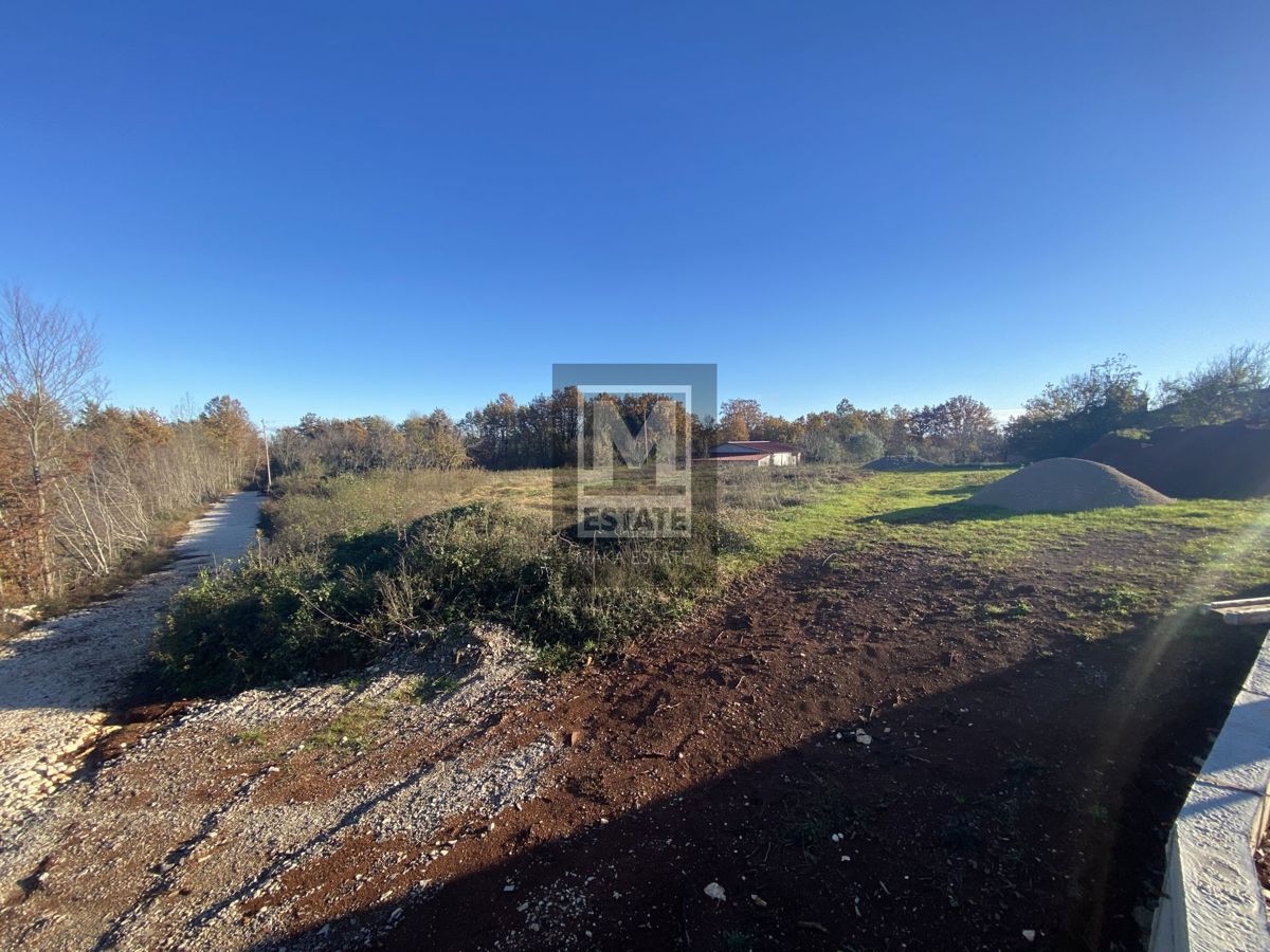 Istria, Gimino, Terreno edificabile con vista sul Monte Maggiore