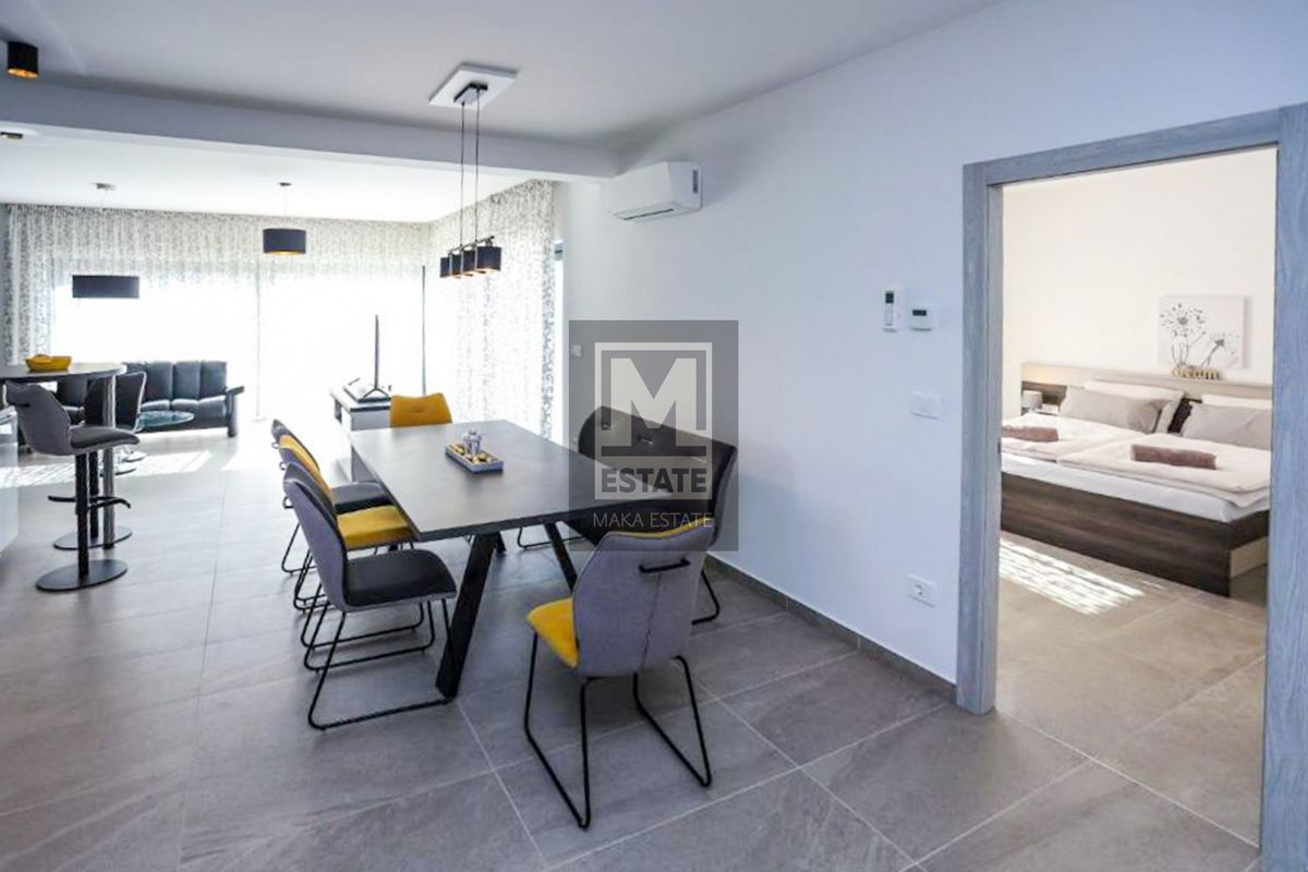 Parenzo, ottima villa con piscina a 800 m dal mare!