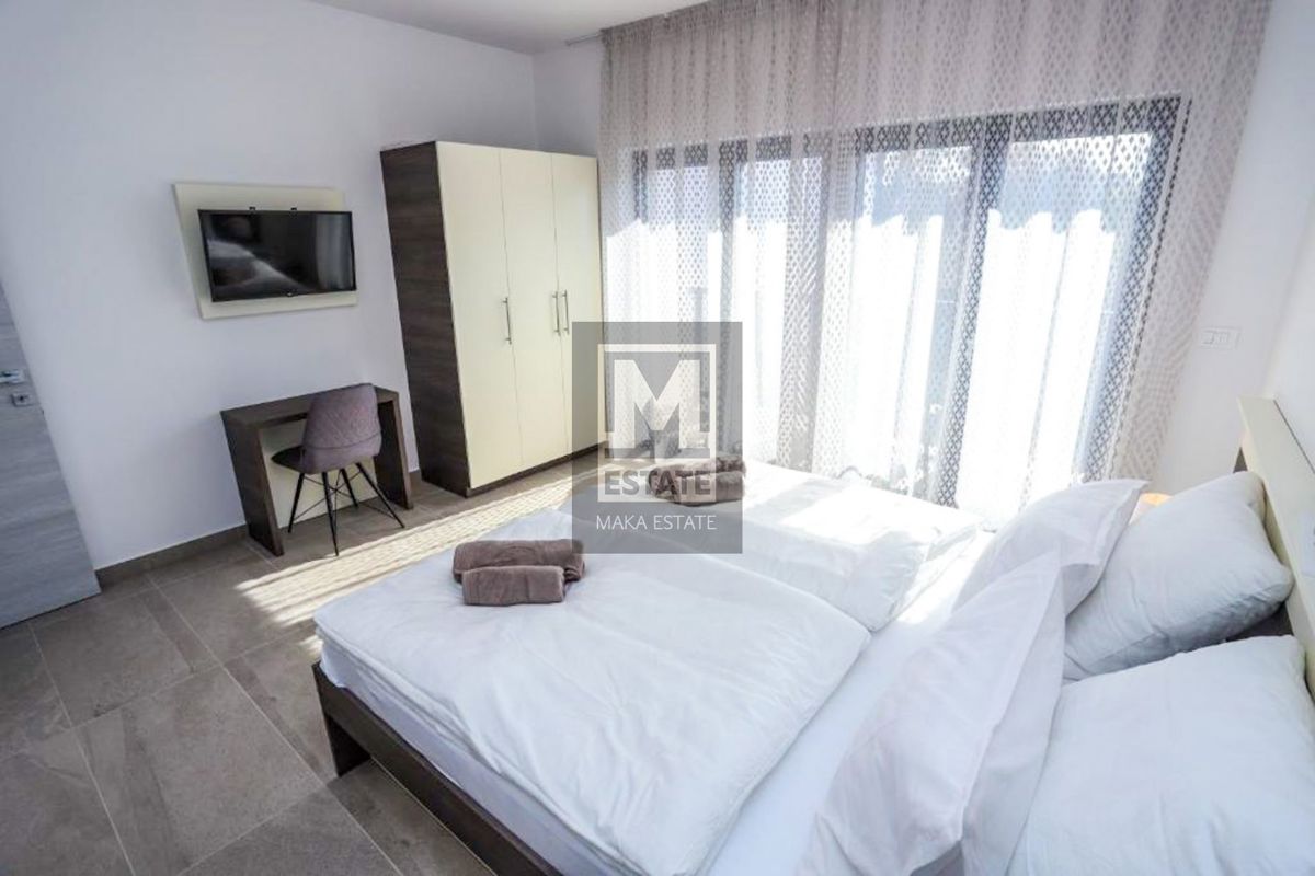 Parenzo, ottima villa con piscina a 800 m dal mare!