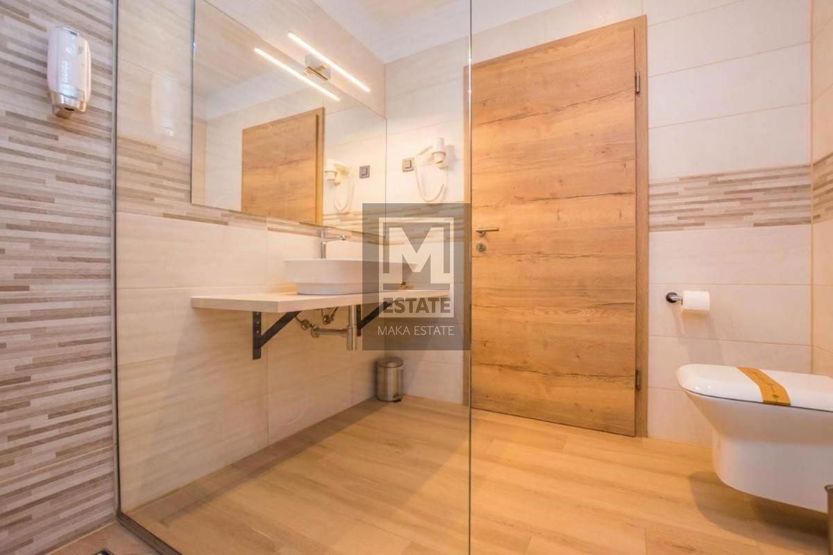 Parenzo, dintorni, ottimo hotel a 4 stelle vicino al mare!