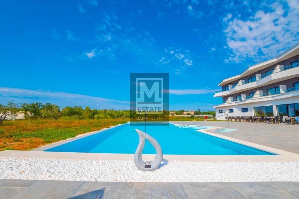 Parenzo, dintorni, ottimo hotel a 4 stelle vicino al mare!