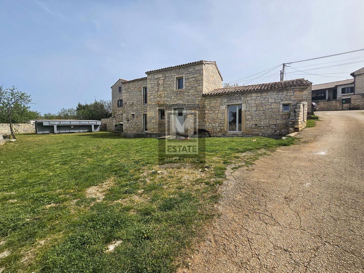 Parenzo, dintorni, casa autoctona ristrutturata con vista mare!