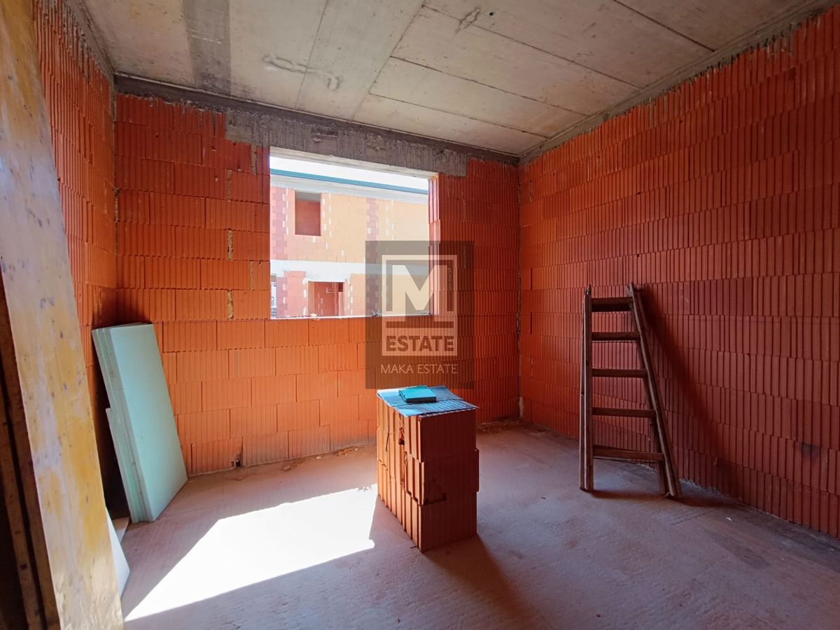 Parenzo, dintorni, moderna casa a schiera in una posizione tranquilla