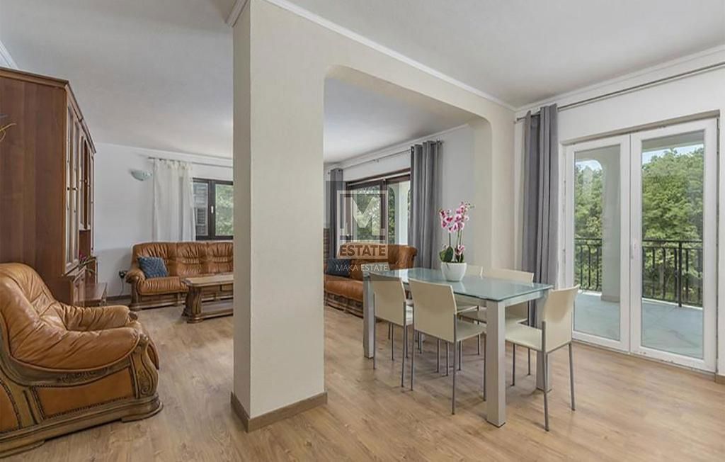 Parenzo, dintorni, ottima villa con piscina e ampio giardino!