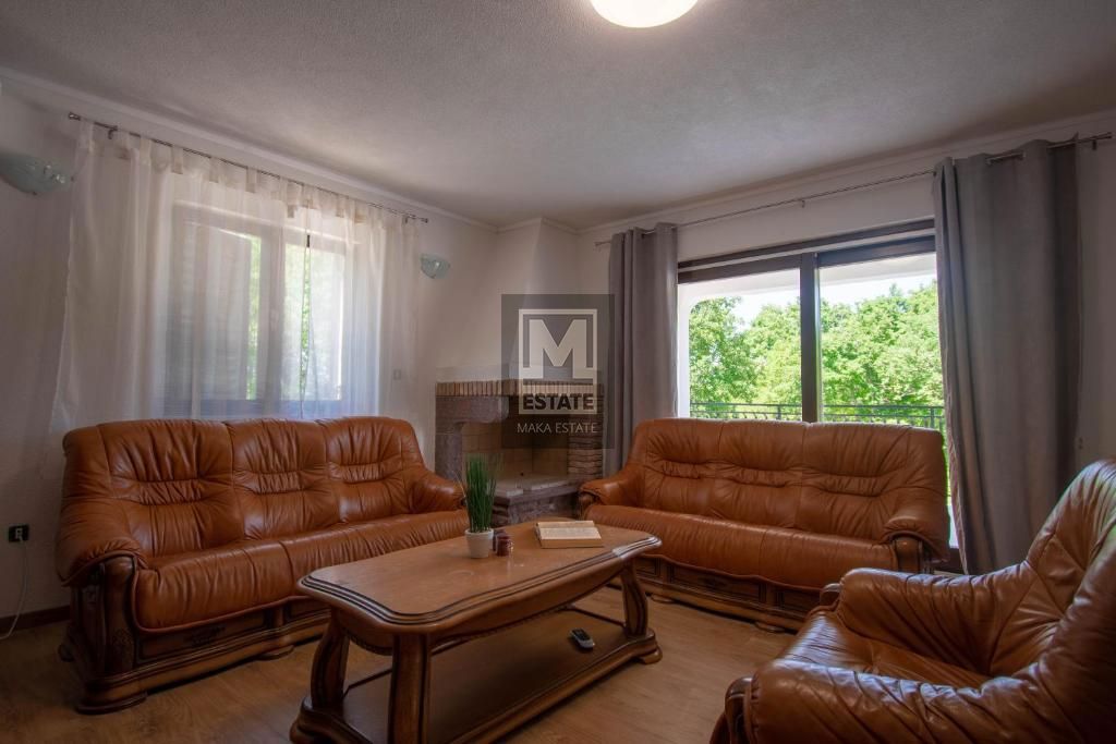 Parenzo, dintorni, ottima villa con piscina e ampio giardino!