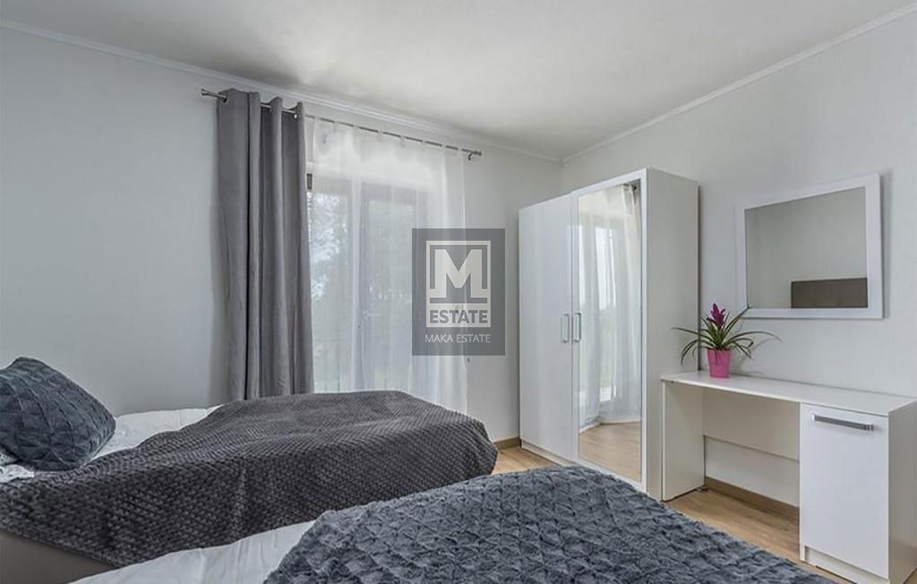 Parenzo, dintorni, ottima villa con piscina e ampio giardino!