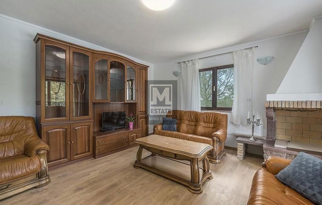 Parenzo, dintorni, ottima villa con piscina e ampio giardino!