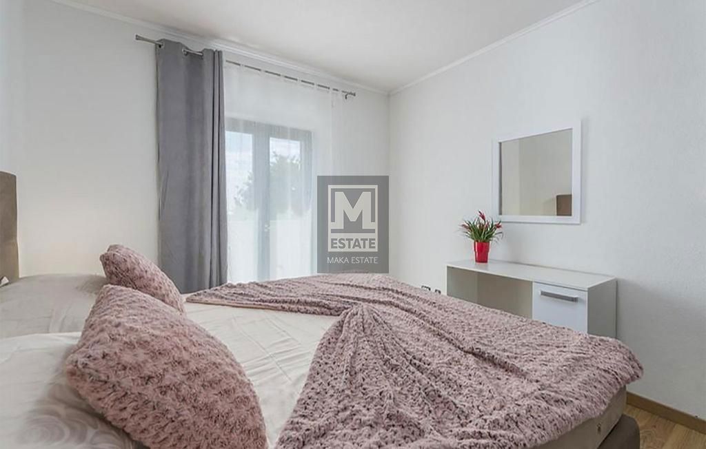 Parenzo, dintorni, ottima villa con piscina e ampio giardino!