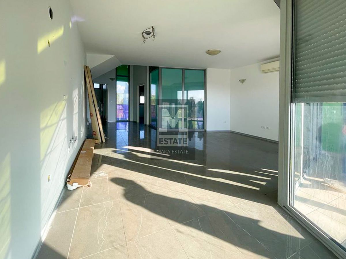 OPPORTUNITÀ! Istria, Umago, dintorni, spazioso appartamento a 300 m dal mare!