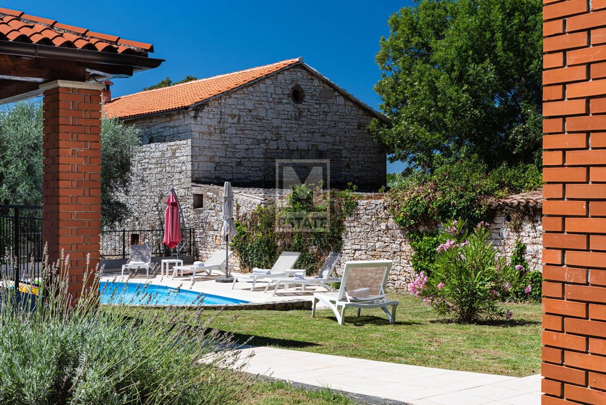 Parenzo, dintorni, bella casa con piscina in un posto tranquillo!