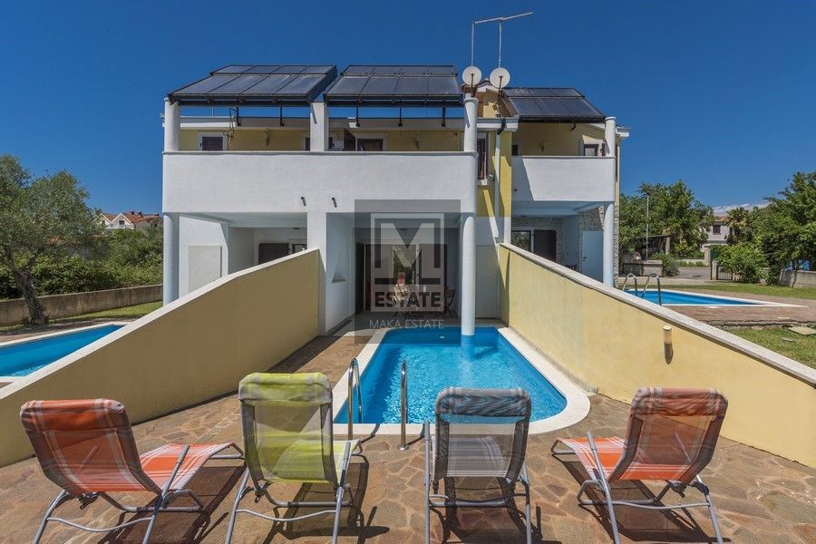 Cittanova, dintorni, casa a schiera con piscina e 3 camere da letto