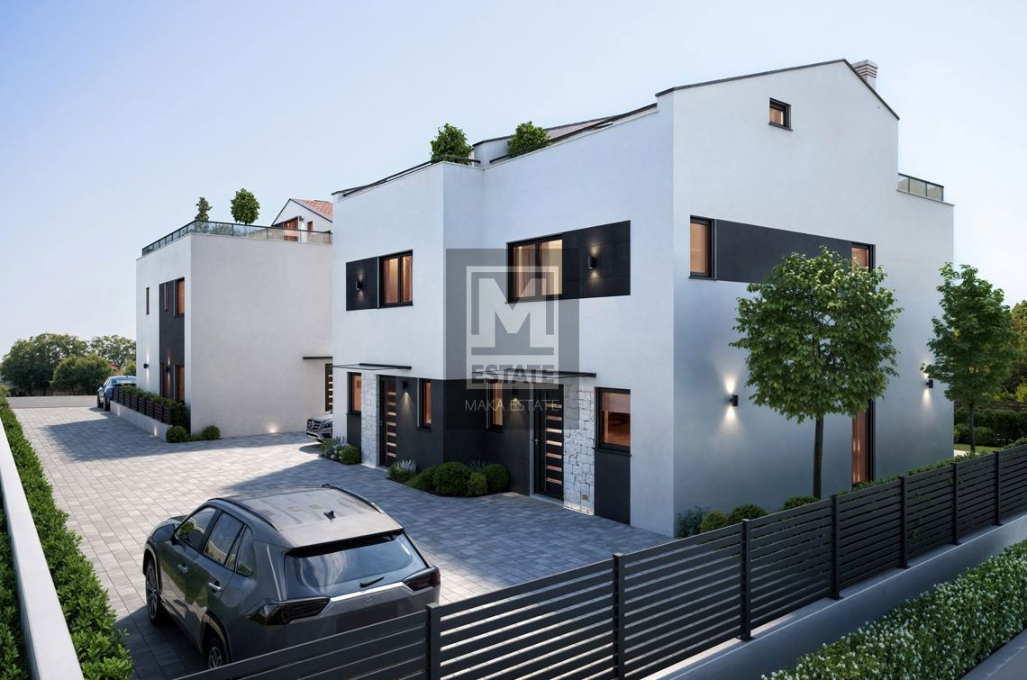 Parenzo, dintorni, moderna casa a schiera, a 2 km dal mare!