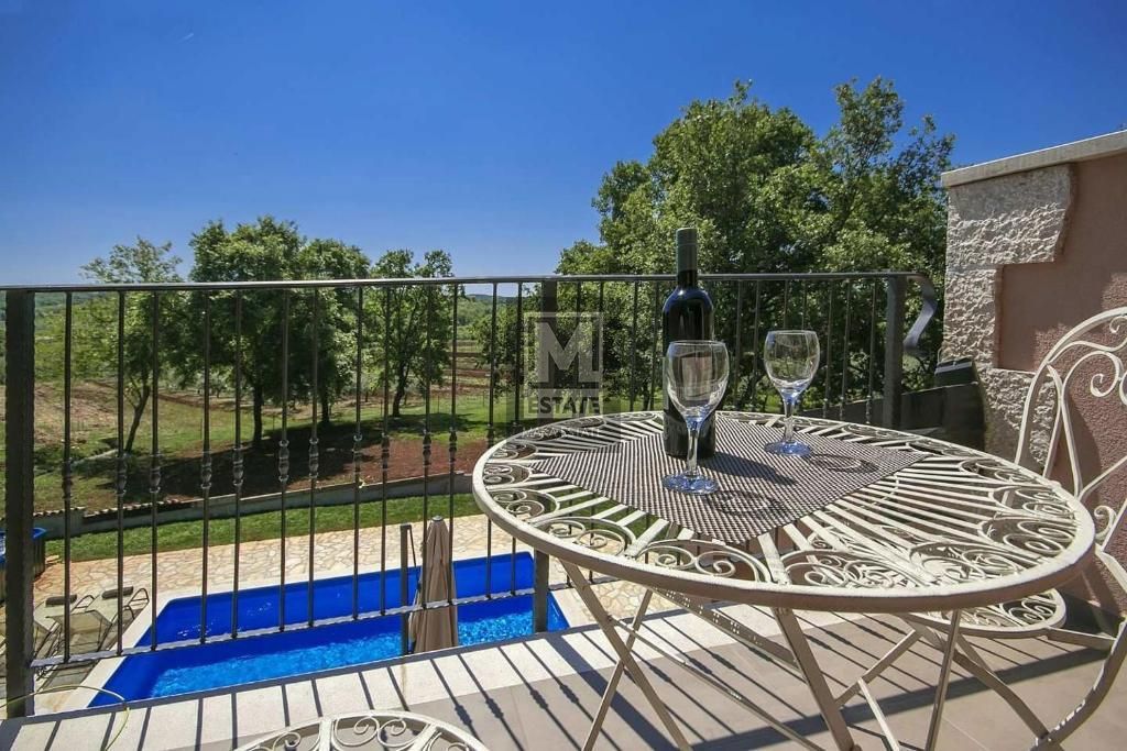 Parenzo, dintorni, villa rustica con vista aperta!