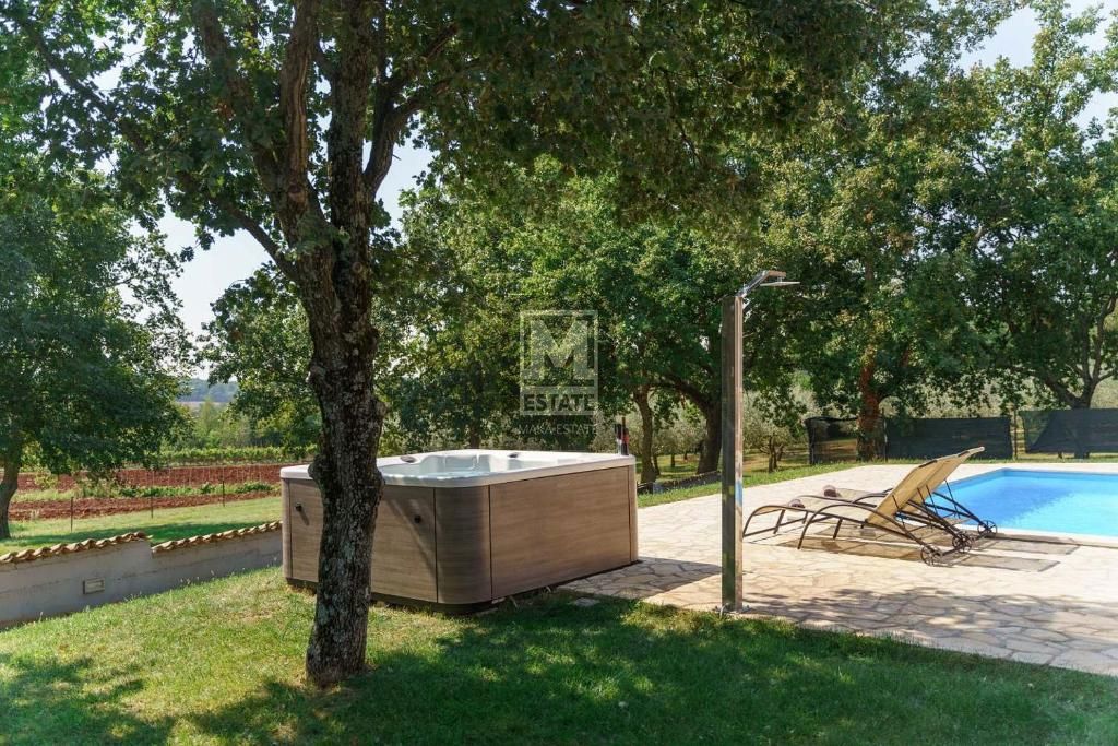 Parenzo, dintorni, villa rustica con vista aperta!