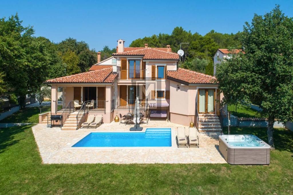 Parenzo, dintorni, villa rustica con vista aperta!