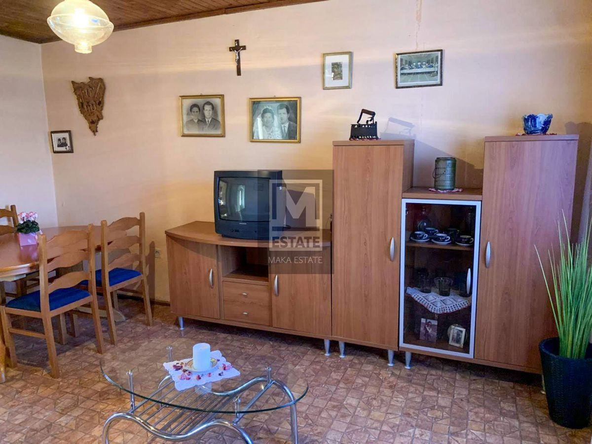 Parenzo, dintorni, antico con ampio giardino!