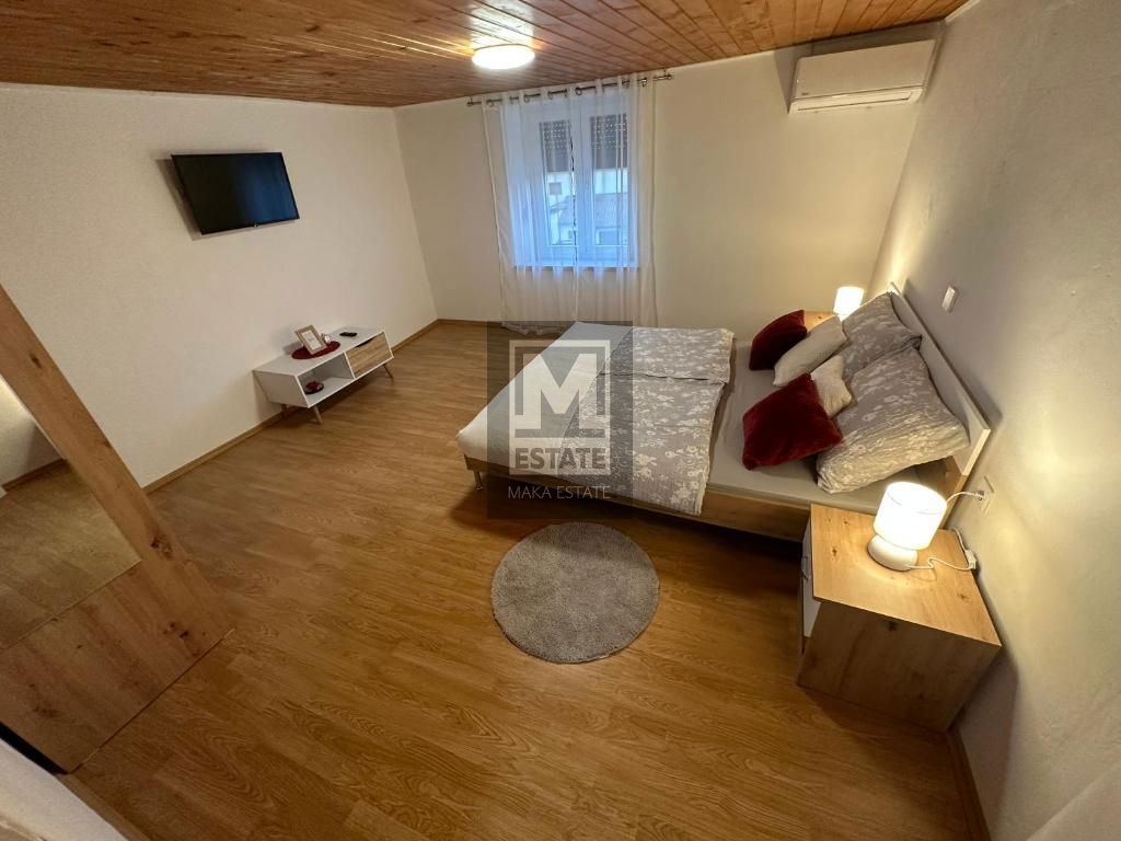 Parenzo, dintorni, Casa bifamiliare ristrutturata con giardino