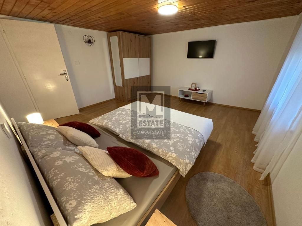 Parenzo, dintorni, Casa bifamiliare ristrutturata con giardino