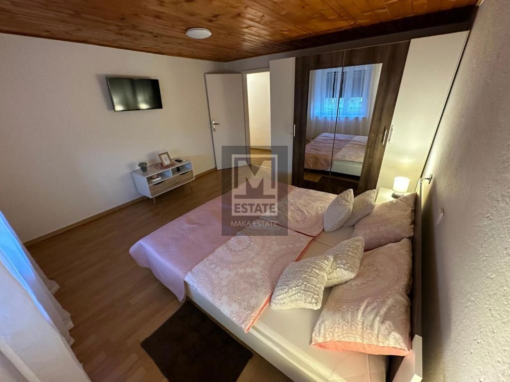 Parenzo, dintorni, Casa bifamiliare ristrutturata con giardino