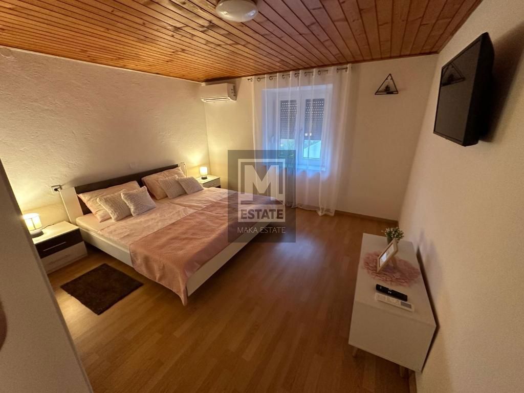 Parenzo, dintorni, Casa bifamiliare ristrutturata con giardino