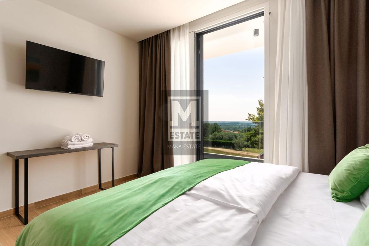 Parenzo, dintorni, villa moderna con vista mare!