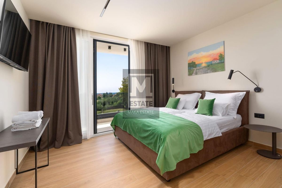 Parenzo, dintorni, villa moderna con vista mare!