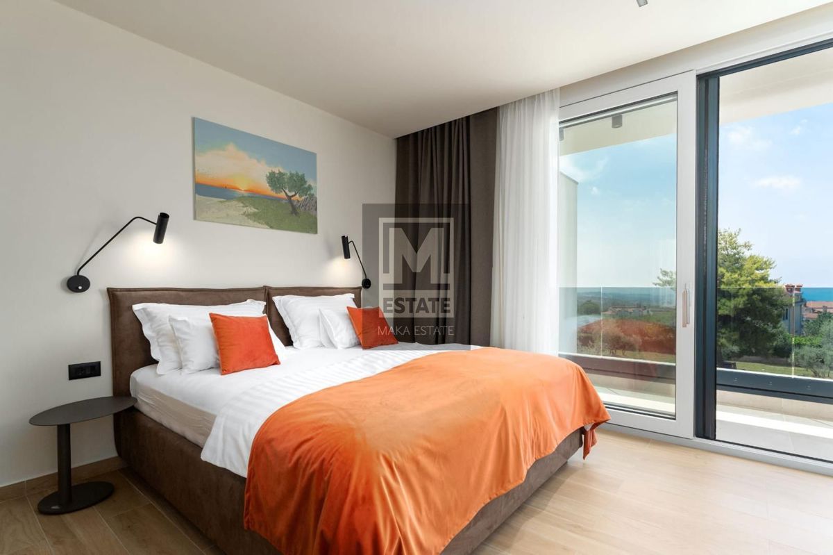 Parenzo, dintorni, villa moderna con vista mare!