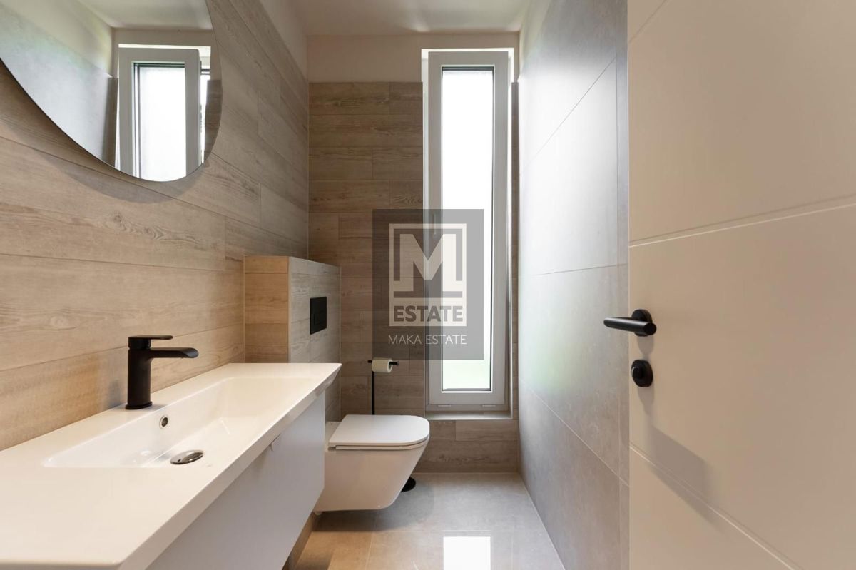 Parenzo, dintorni, villa moderna con vista mare!