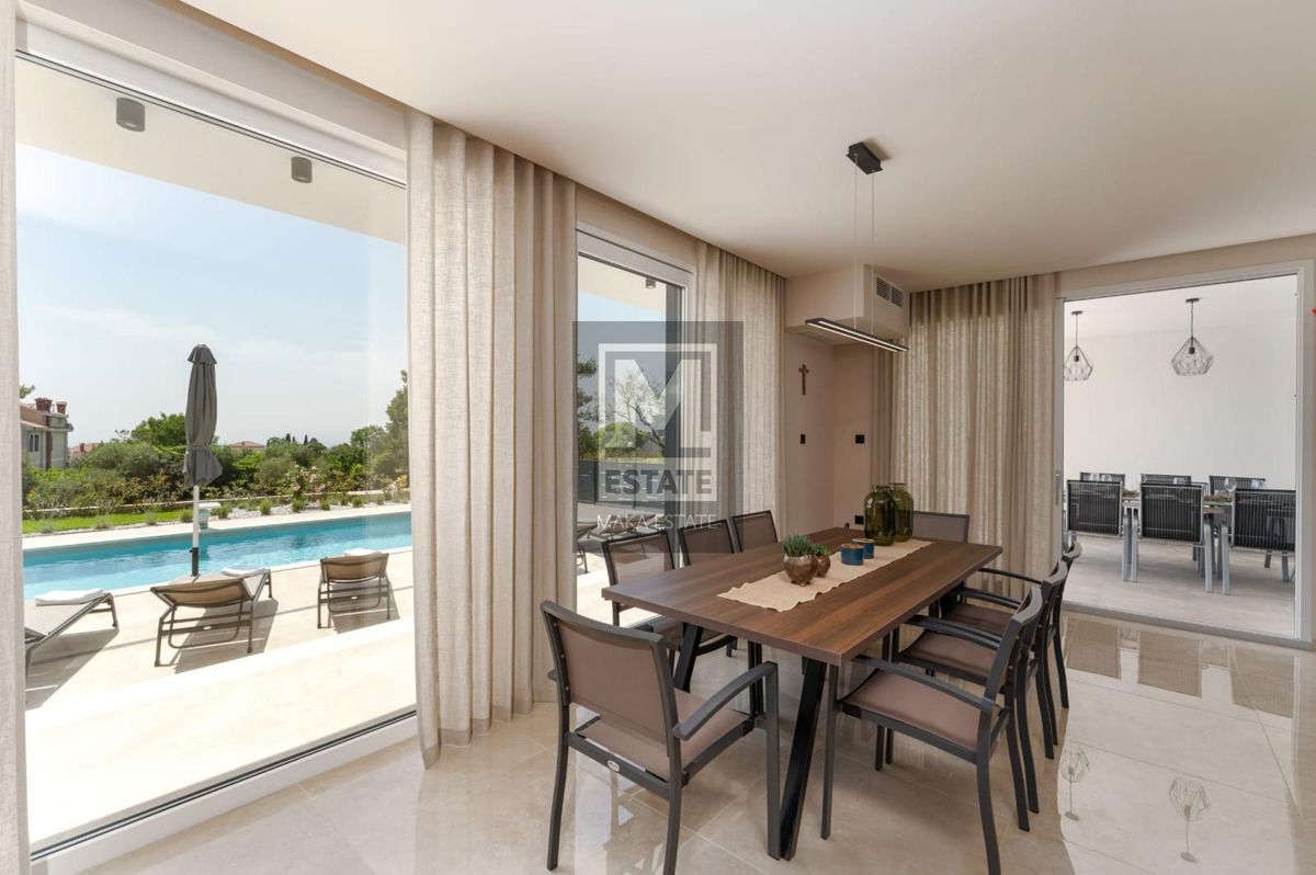 Parenzo, dintorni, villa moderna con vista mare!