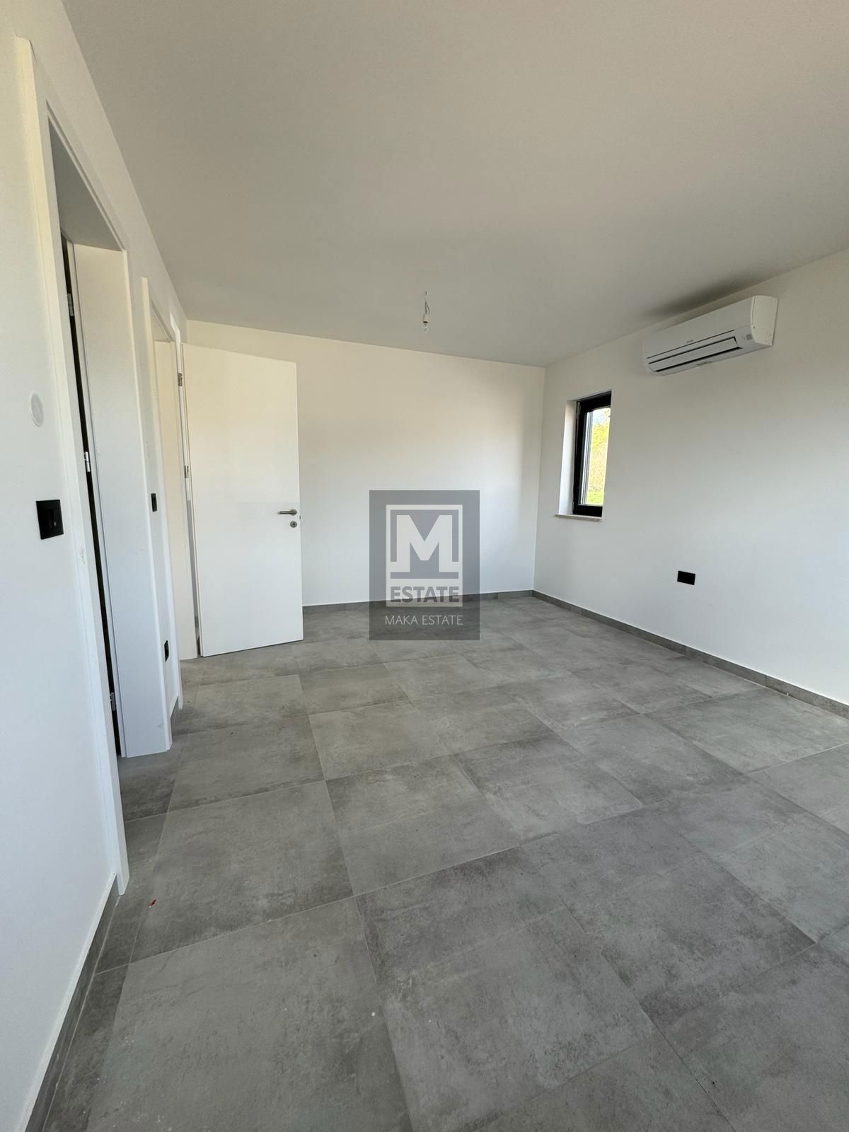 Parenzo, dintorni, Casa ad un piano con piscina in una posizione tranquilla