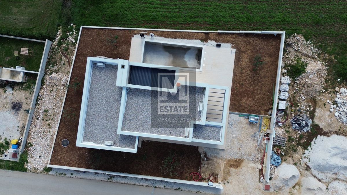 Parenzo, dintorni, Casa ad un piano con piscina in una posizione tranquilla