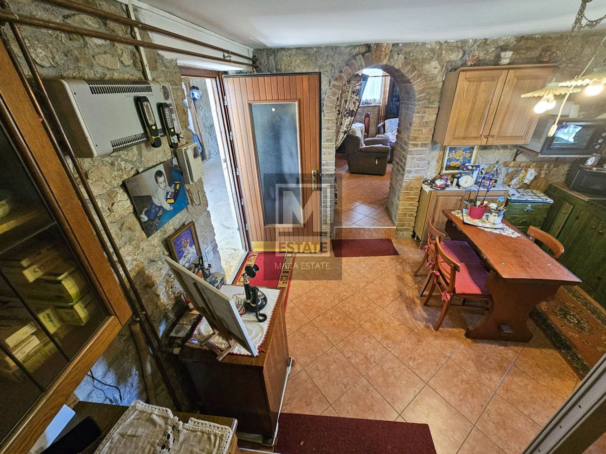 Parenzo, dintorni, affascinante casa autoctona ristrutturata