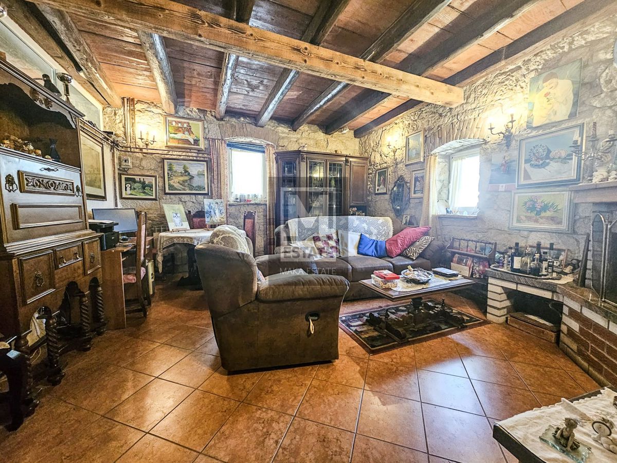 Parenzo, dintorni, affascinante casa autoctona ristrutturata