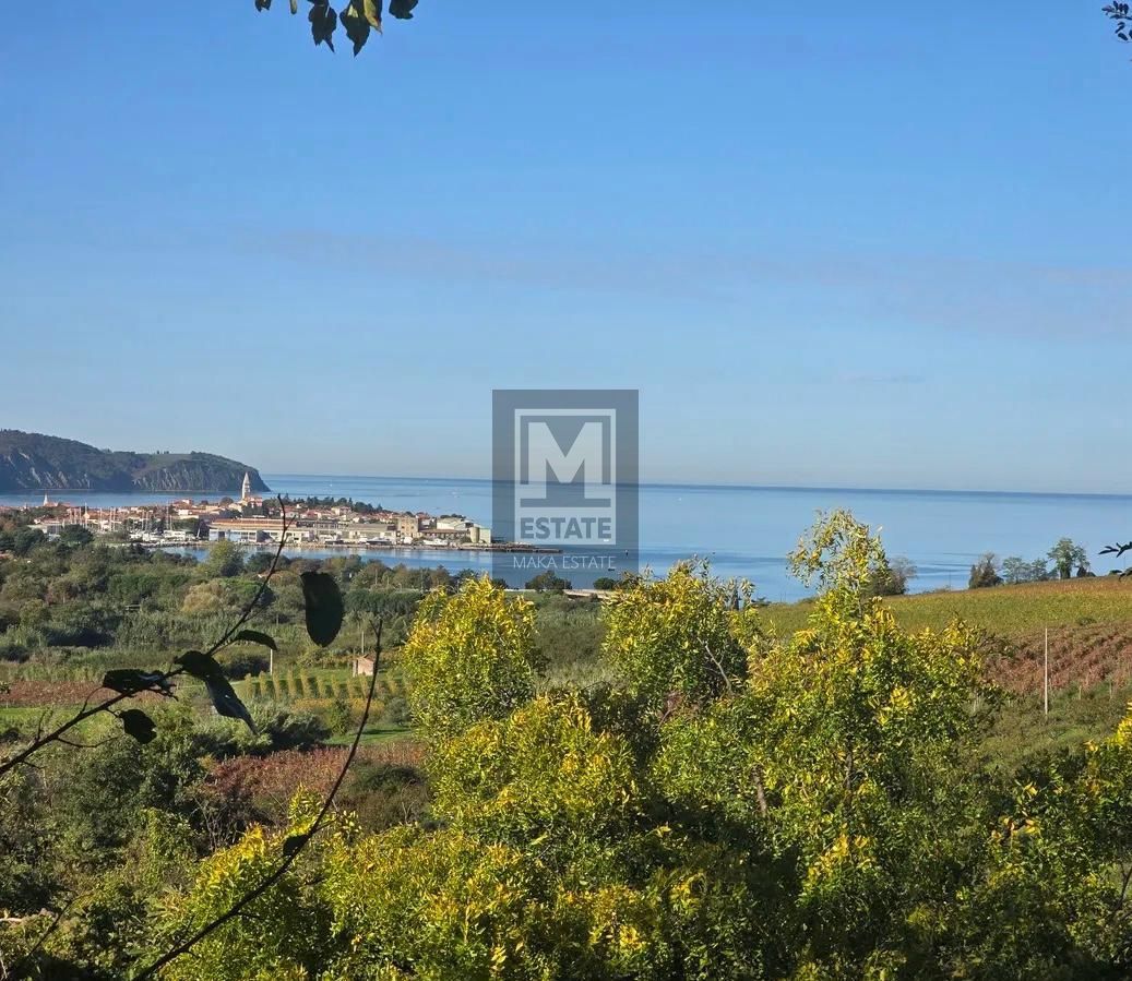 Isola, Slovenia, bella casa con vista sul mare e ampio terreno di 86.218 m2