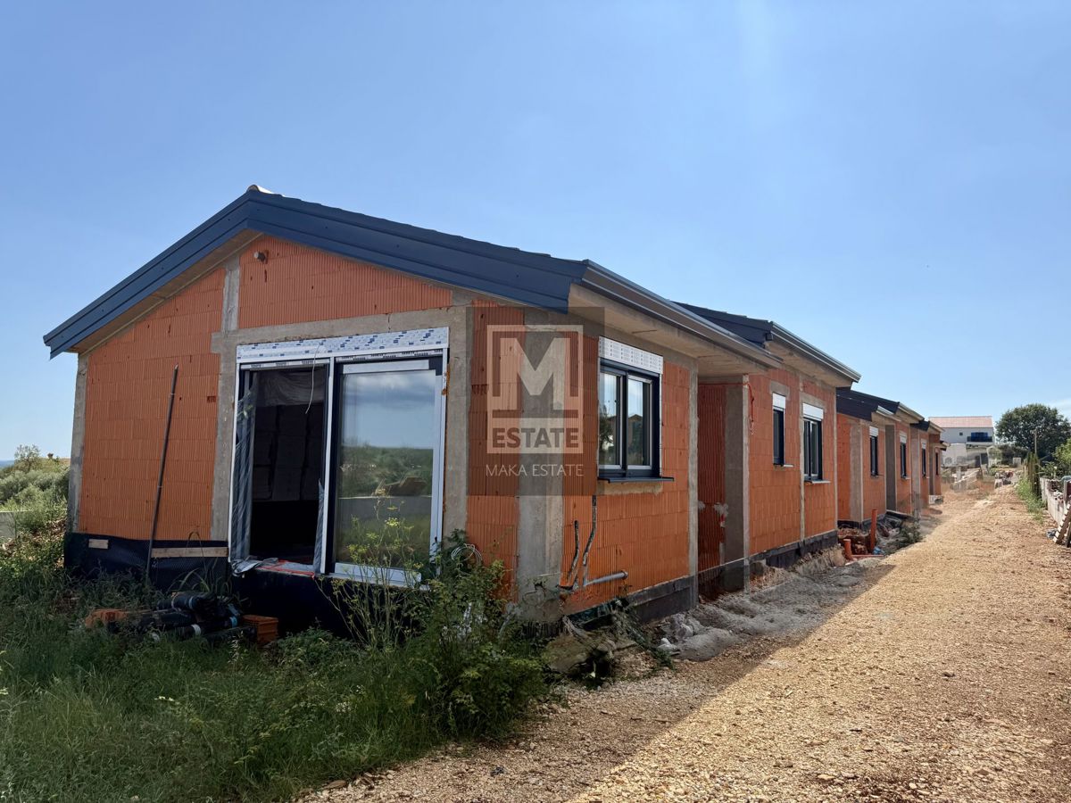 Poreč, dintorni – Tre case modernamente arredate vendute in blocco!