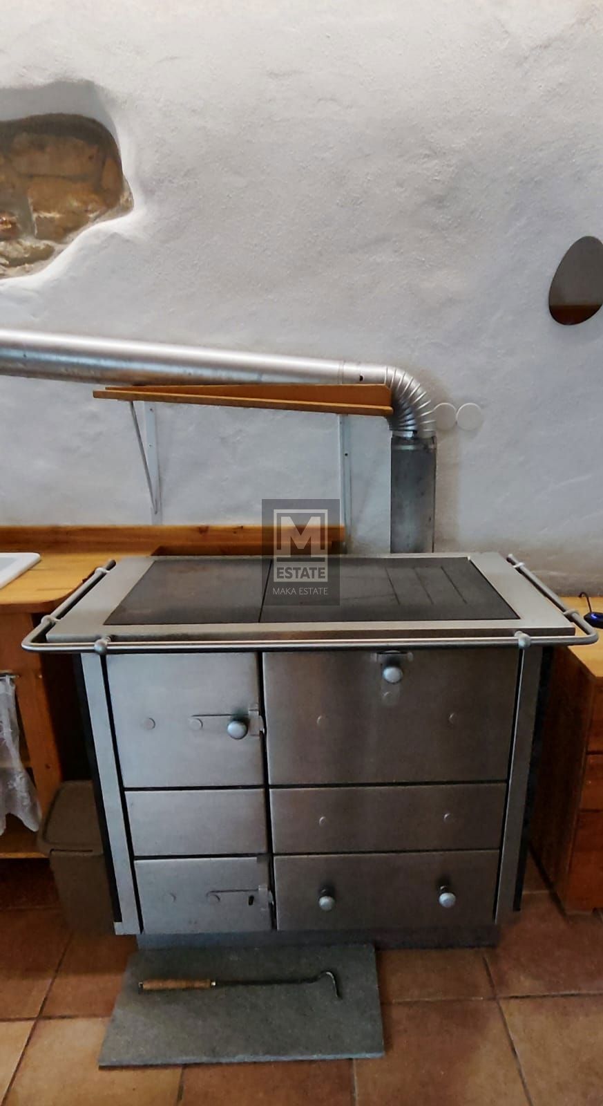 Parenzo, dintorni, bella casa in pietra istriana