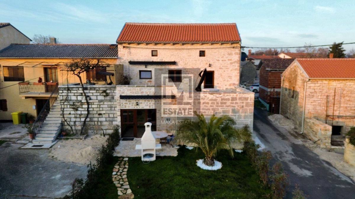 Peljaki, Tinjan, Splendida casa in pietra