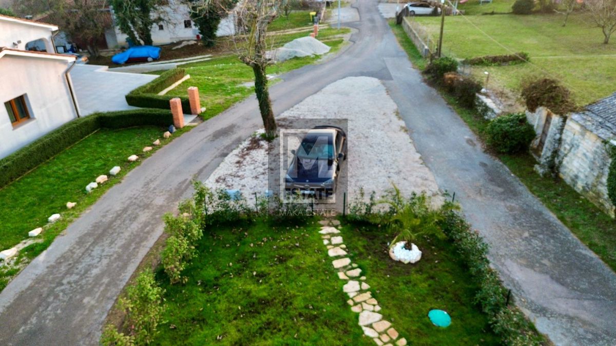Peljaki, Tinjan, Splendida casa in pietra