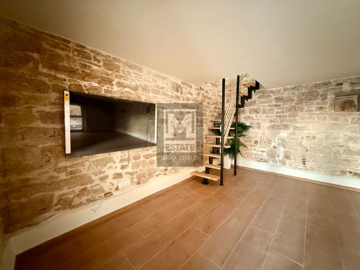 Peljaki, Tinjan, Splendida casa in pietra