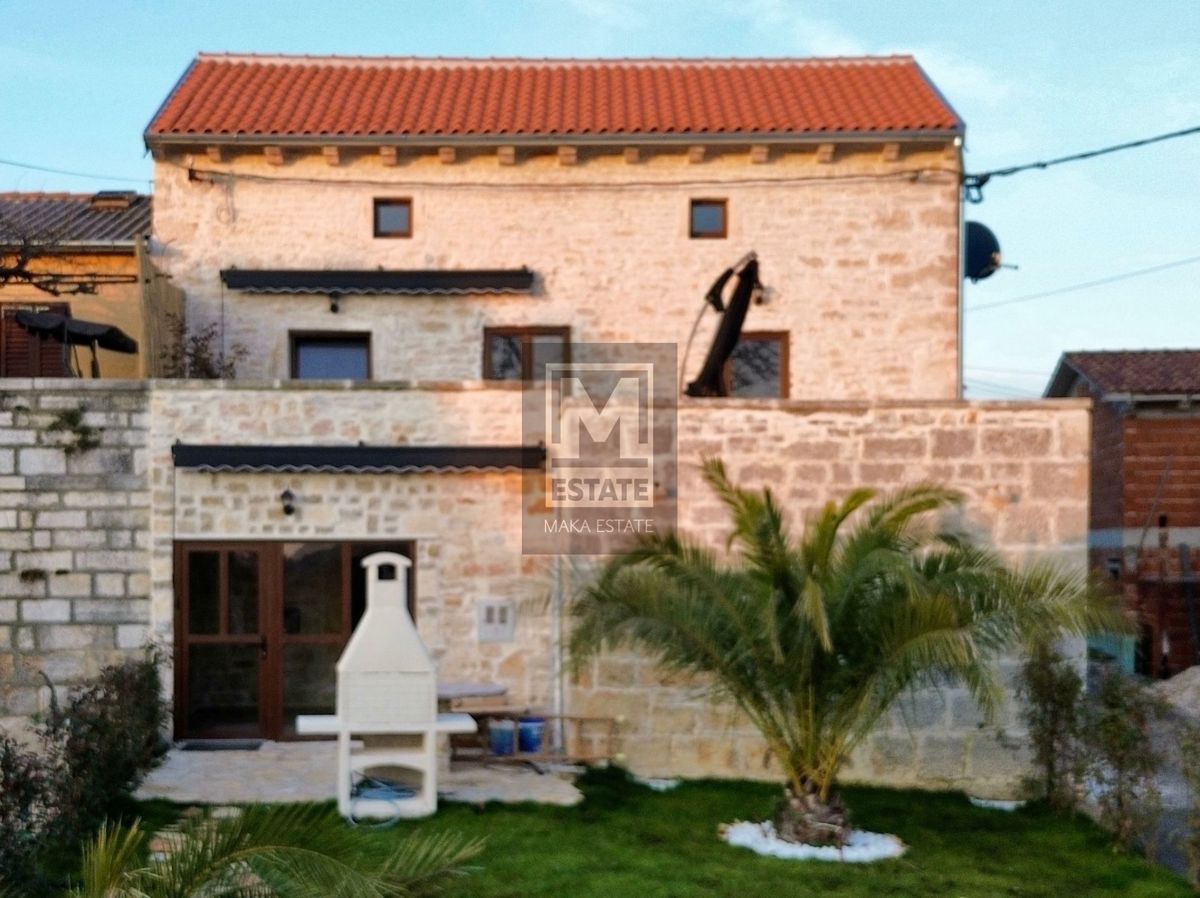 Peljaki, Tinjan, Splendida casa in pietra