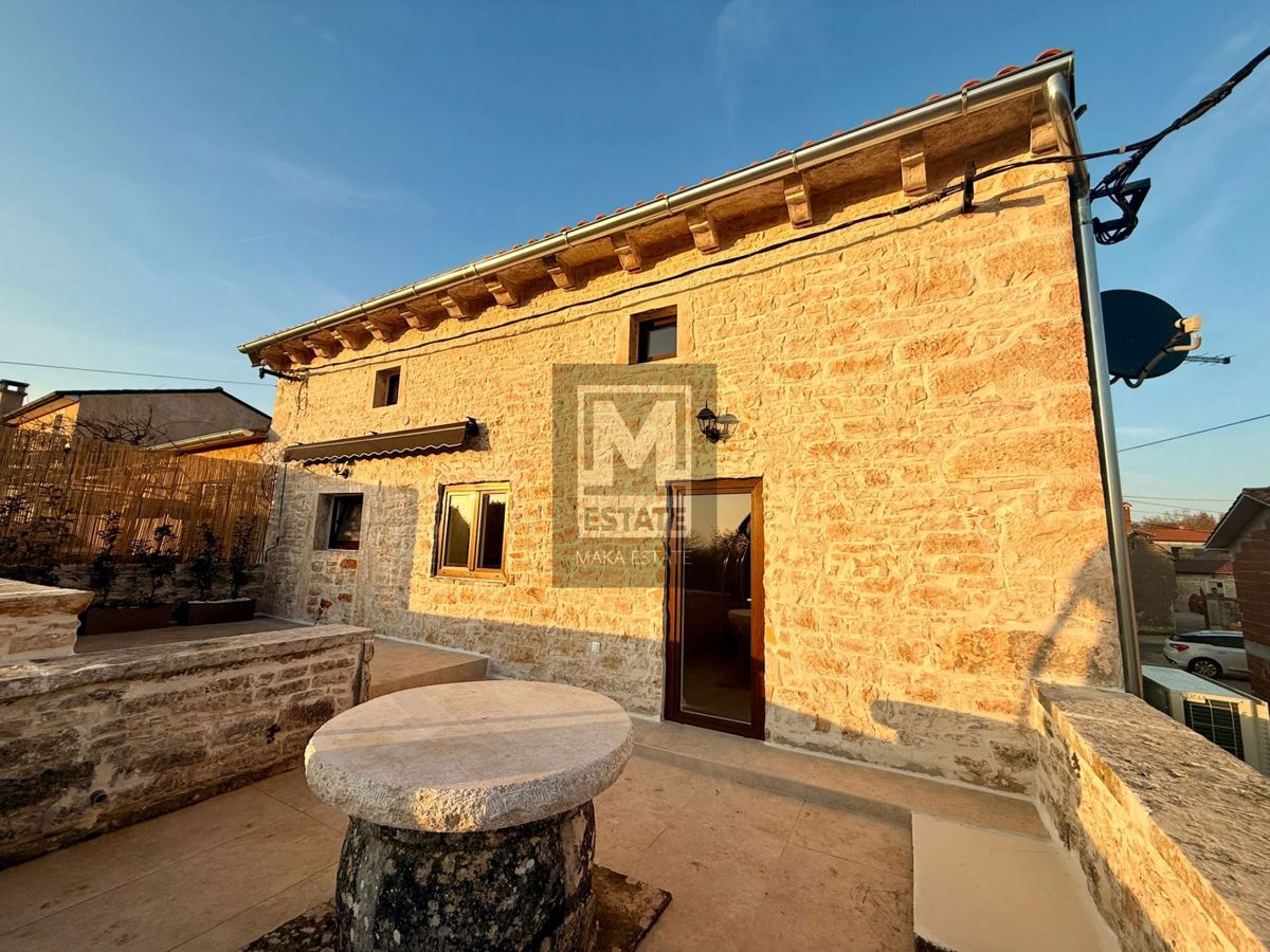 Peljaki, Tinjan, Splendida casa in pietra