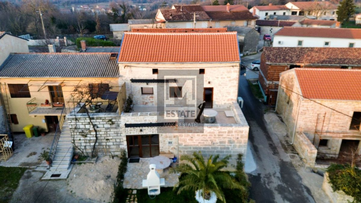 Peljaki, Tinjan, Splendida casa in pietra