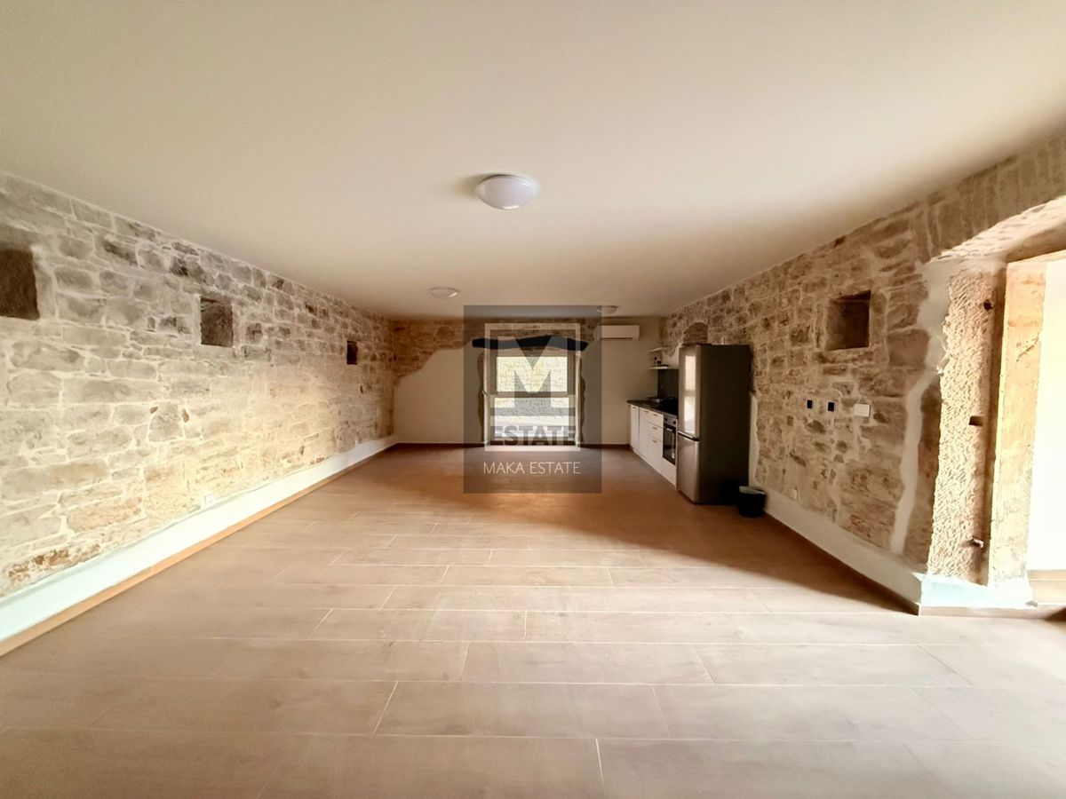 Peljaki, Tinjan, Splendida casa in pietra