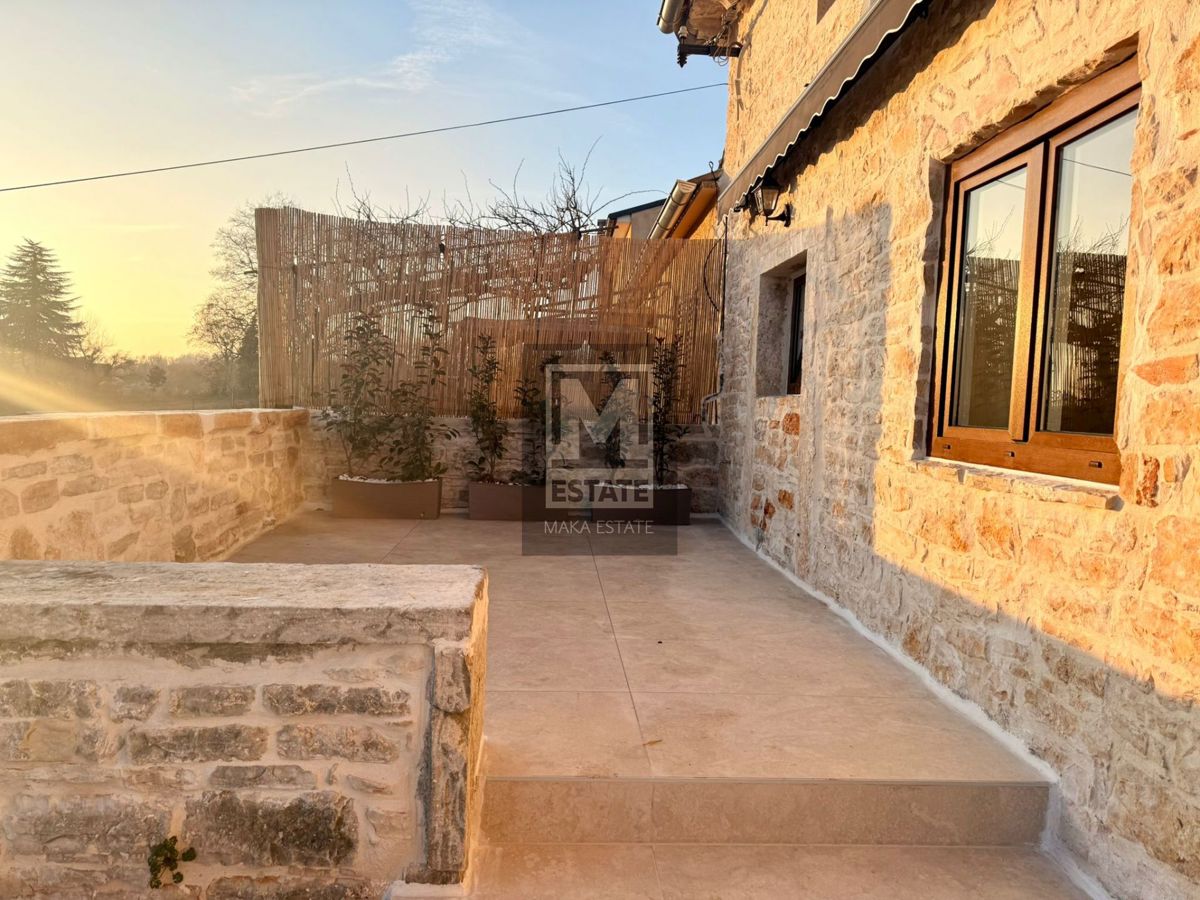 Peljaki, Tinjan, Splendida casa in pietra