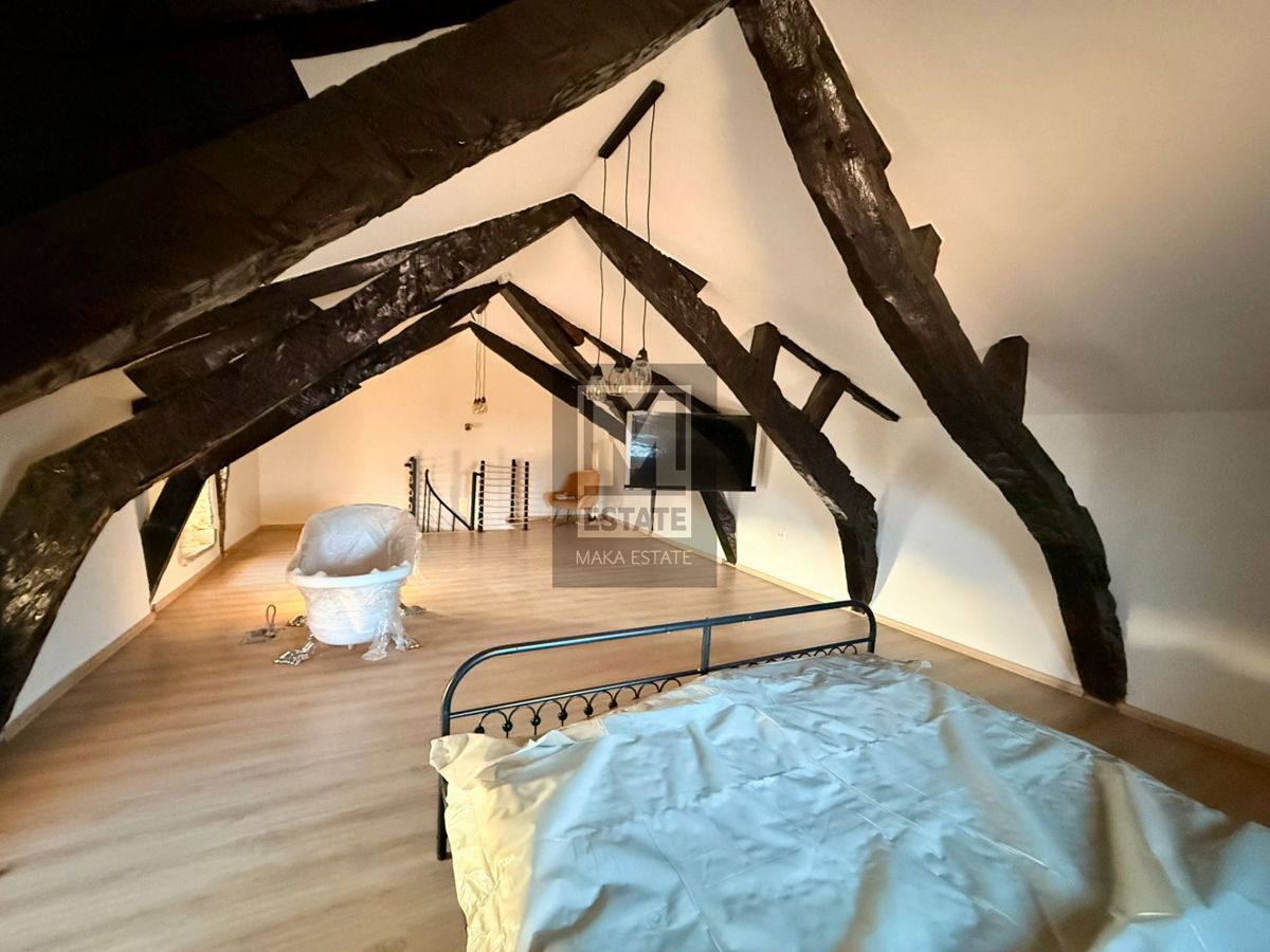 Peljaki, Tinjan, Splendida casa in pietra